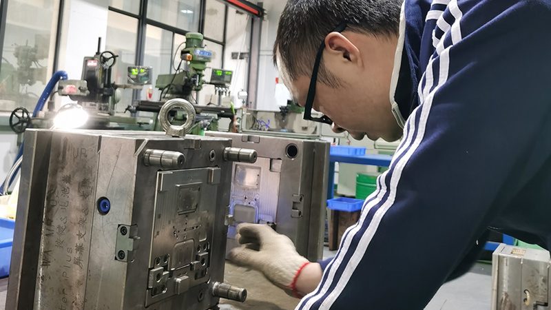 成都五金冲压模具定制：揭秘定制流程与关键要点
